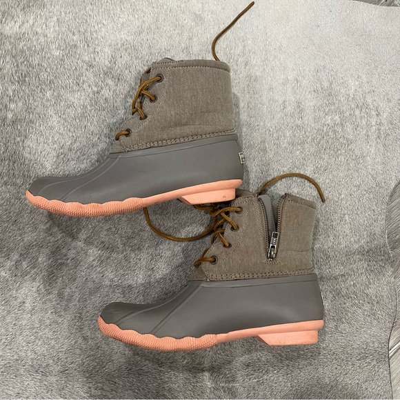 Sperry Topsider gray and pink duck boots - Picture 2 of 8